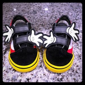 ❤️💛🖤Toddler Mickey Mouse Vans ❤️💛🖤